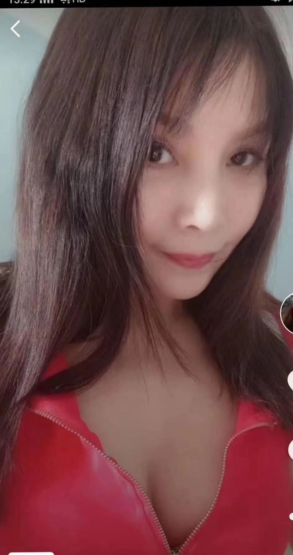 普陀区居家专业按摩推油熟女一枚